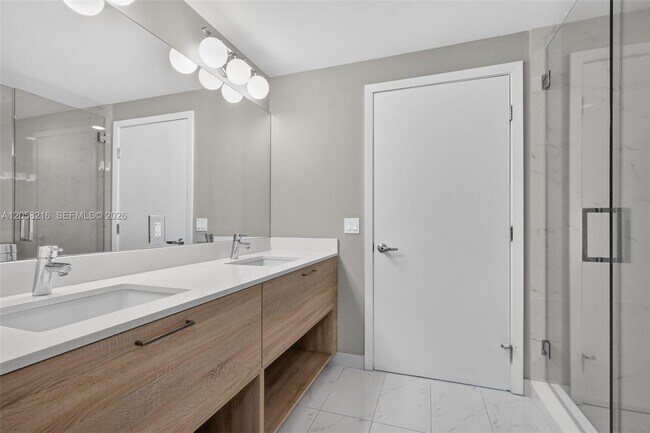 Building Photo - 16385 Biscayne Blvd
