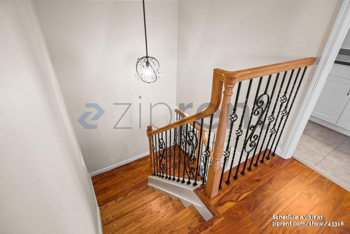 Building Photo - 33525 Bardolph Cir