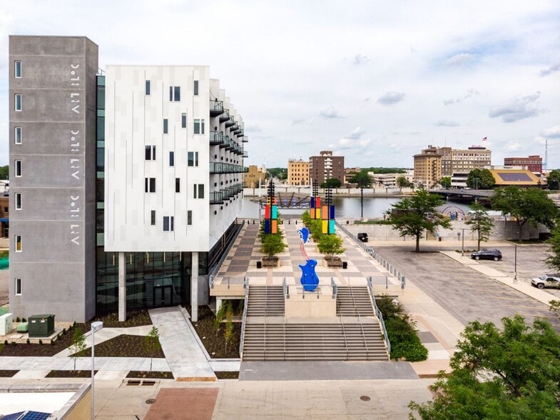 Interior Photo - Art Bloc