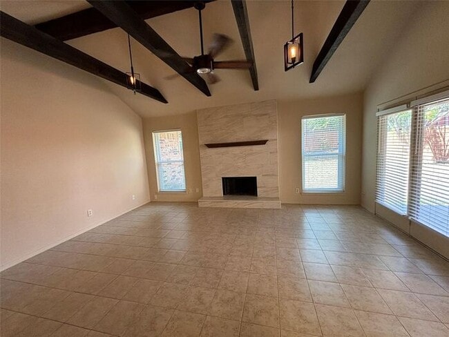 Building Photo - Beautifully updated 3-bedroom 2-bath home