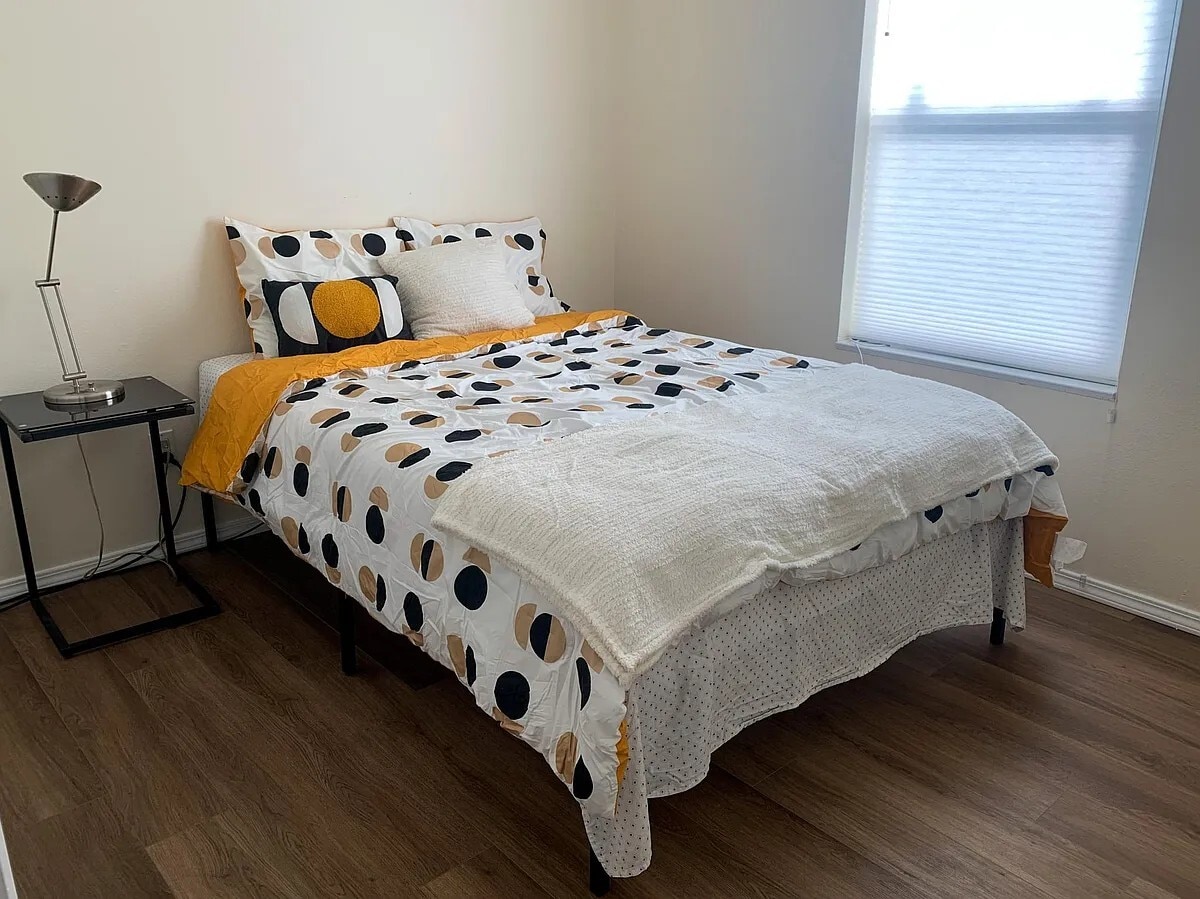 Building Photo - 948 Acequia de las Joyas