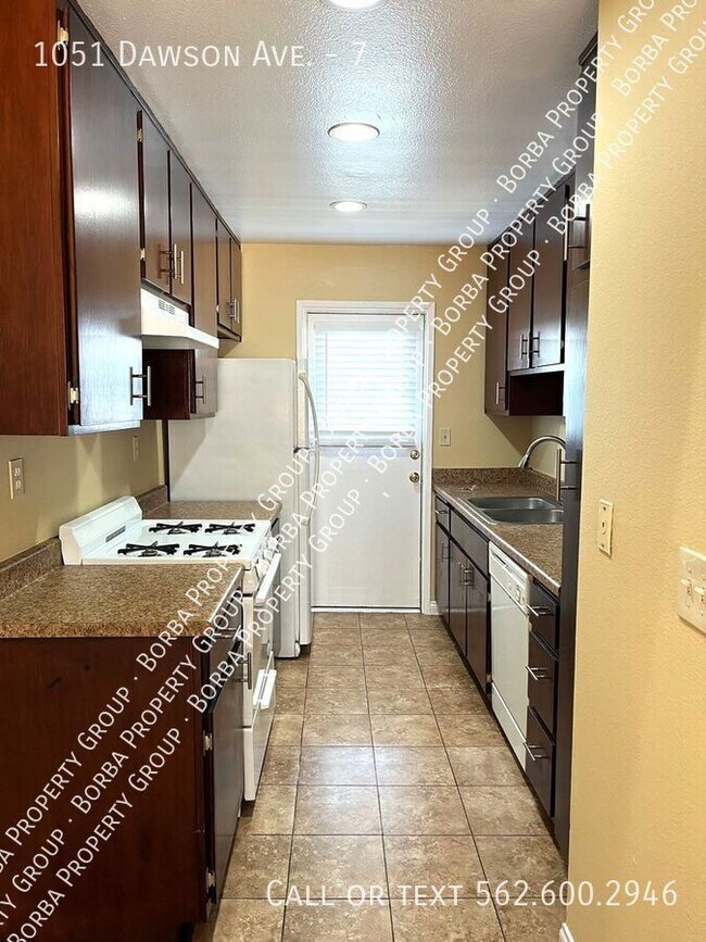 Building Photo - 1051 Dawson Ave