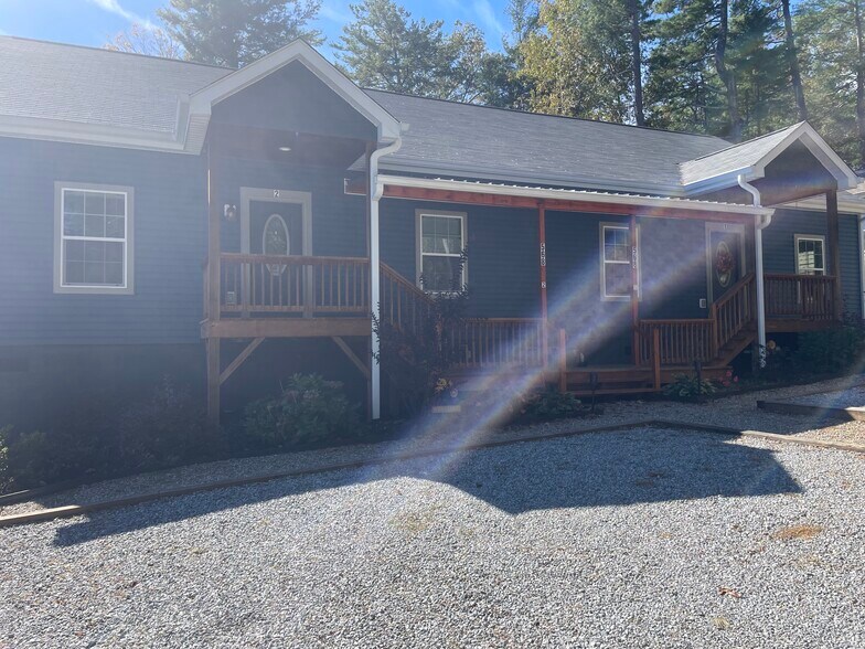 Building Photo - 568 Toms Hill Dr