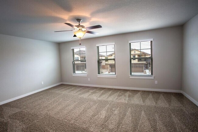 Building Photo - 113 Lakeview Ct