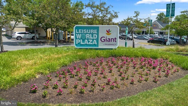 Building Photo - 3005 S Leisure World Blvd