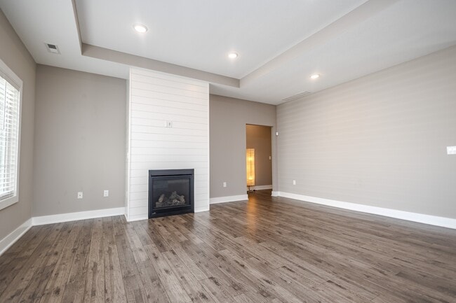 Building Photo - 9012 Jean Louise Dr