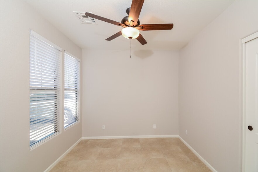 Building Photo - 13673 W Cypress St