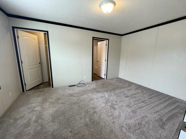 Building Photo - 239 Schirra Ave