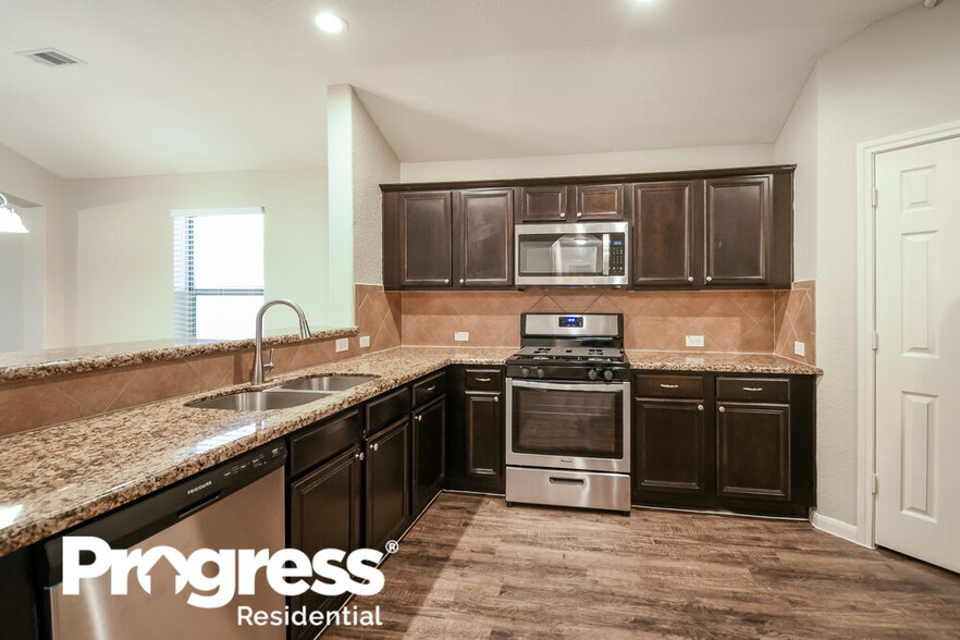 Building Photo - 135 Tonkawa Canyon Dr