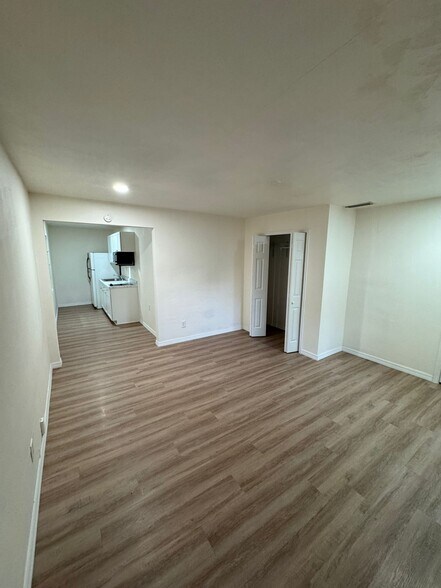 Primary Photo - 1412 E Lemon St