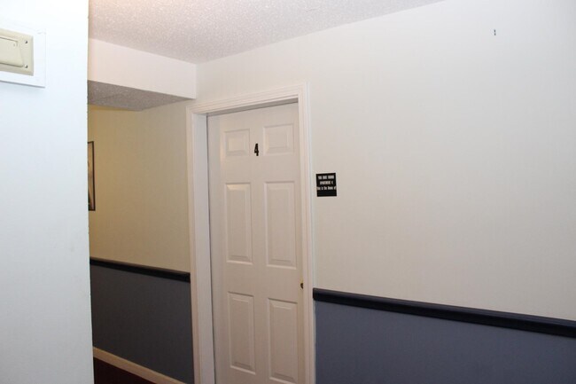 Building Photo - 166 Whittier Rd