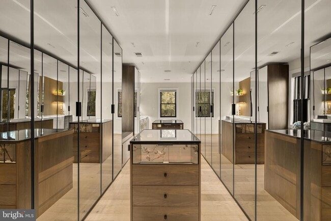 Building Photo - 4913 Sherier Pl NW