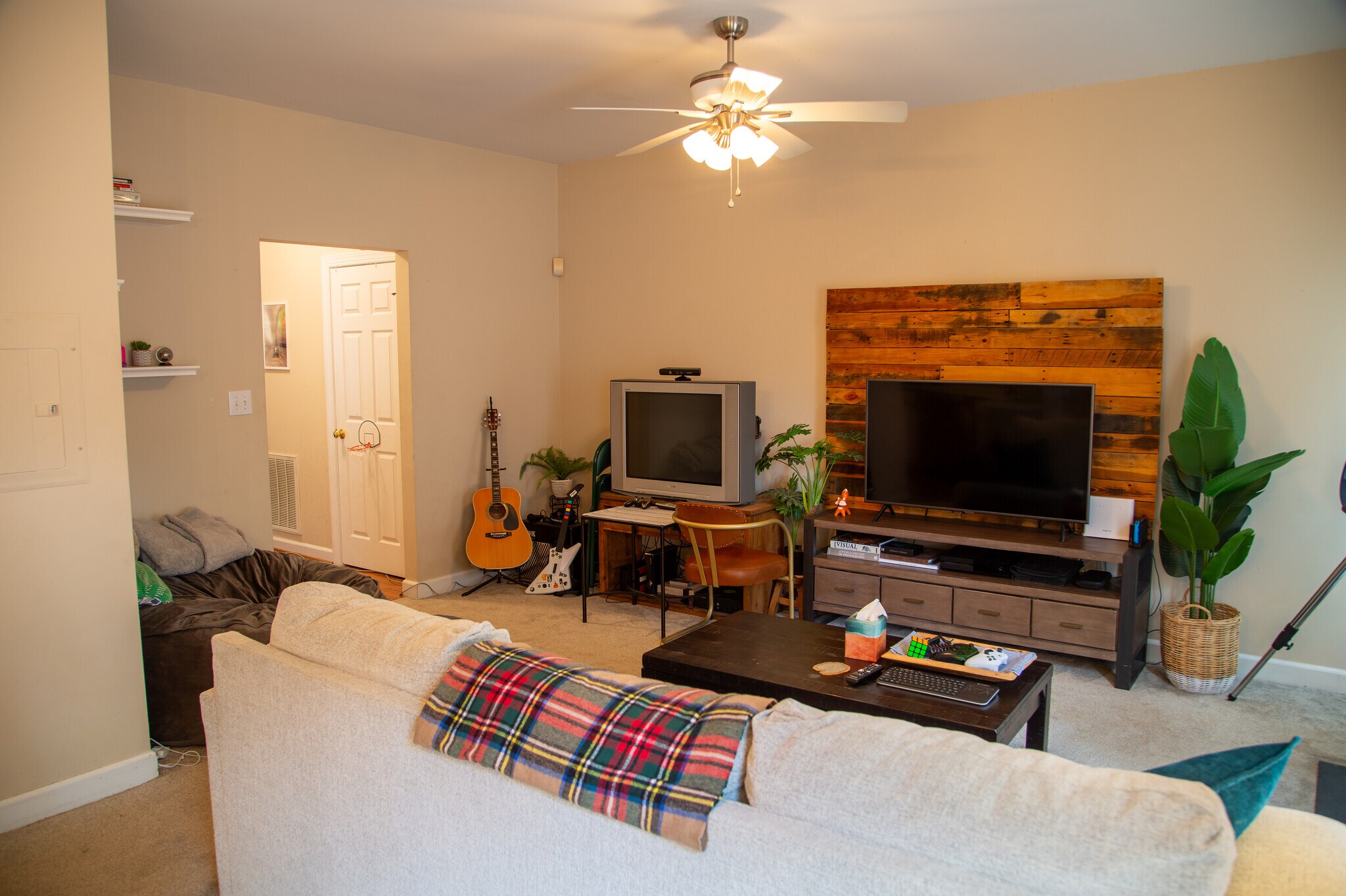 Building Photo - 2723 Sterling Park Dr