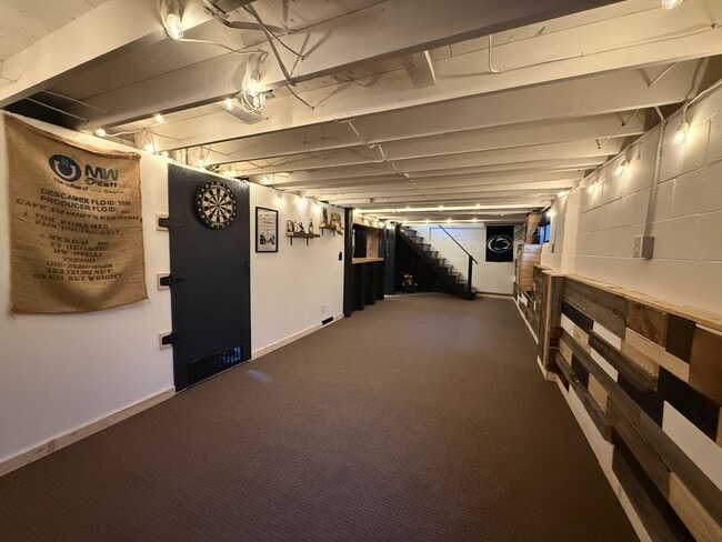 Building Photo - Spacious Rural Ranch!