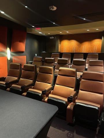 Building Photo - 2600 W 7th St