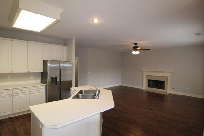 Building Photo - 1140 Graystone Crossing