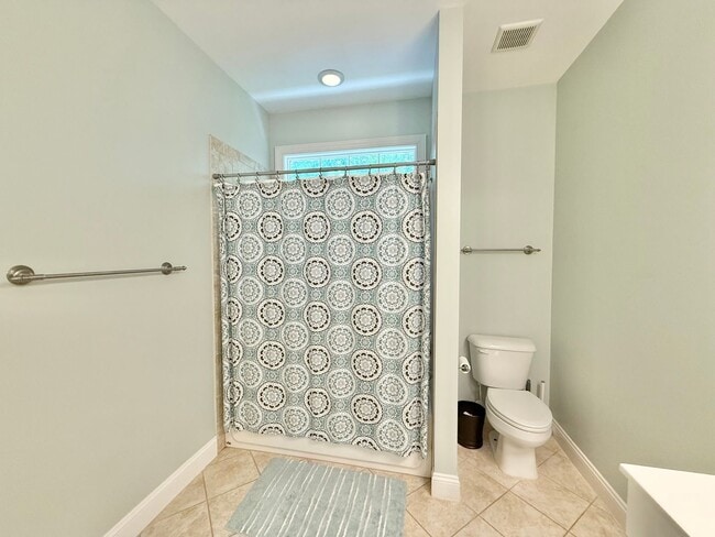 Building Photo - **OFFERING WAIVED APPLICATION FEES** Luxur...