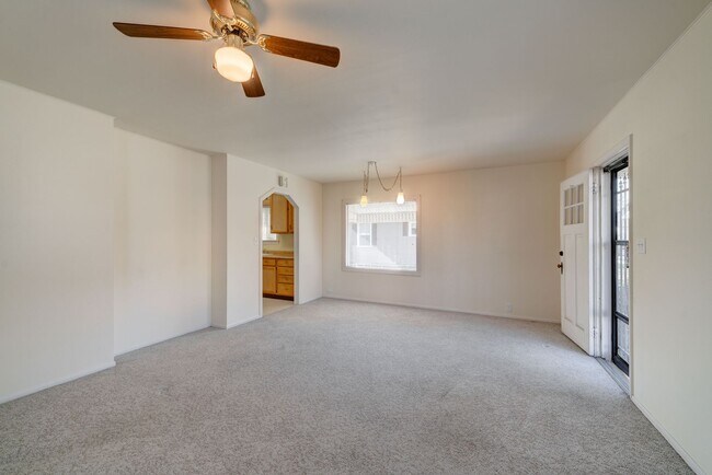 Building Photo - Charming Historic Rental Just Blocks from ...