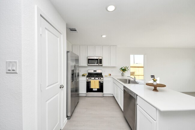 Building Photo - 6510 Linden Leaf Dr