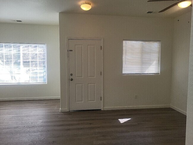 Building Photo - 9955 Sandhaven Ct
