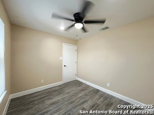Building Photo - 7571 Windsor Oaks