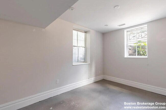 Building Photo - 89 Cedar St