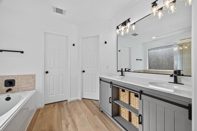 Building Photo - 17422 Bending Post Dr