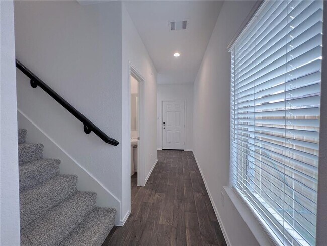 Building Photo - 14732 Hazel Br Dr
