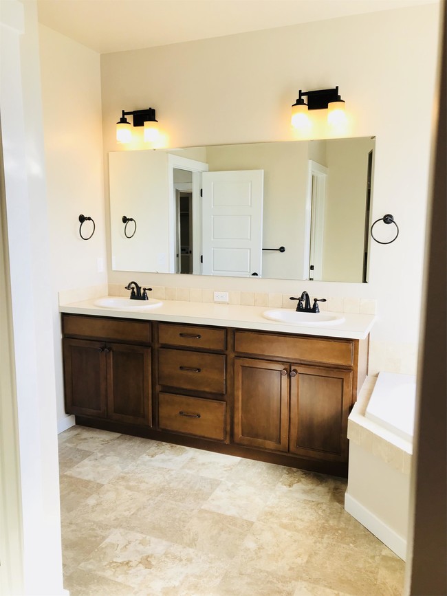 Building Photo - 6705 E Thornton St