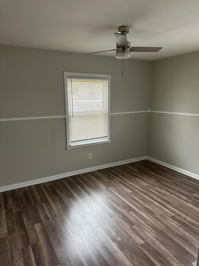 Building Photo - 126 Allnutt Dr