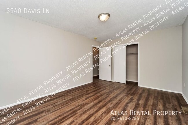 Building Photo - 3940 Davis Ln
