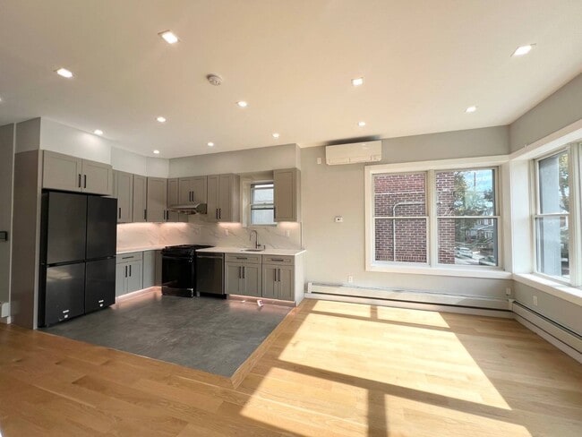 Building Photo - 945 77th St