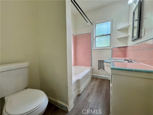 Building Photo - 516 E Lomita Ave