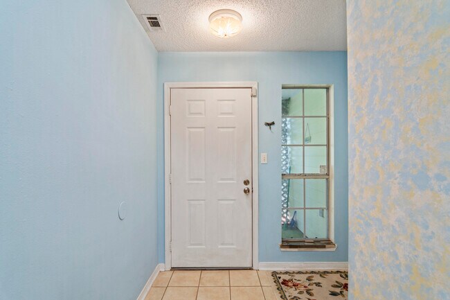 Building Photo - 2713 Willow Grove Ln