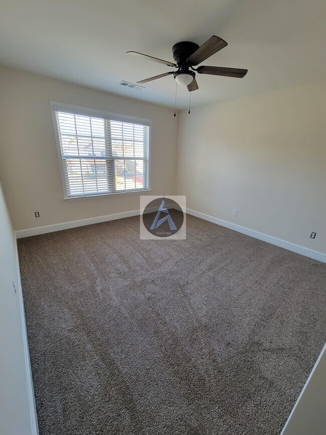 Building Photo - 1008 Applegate Dr