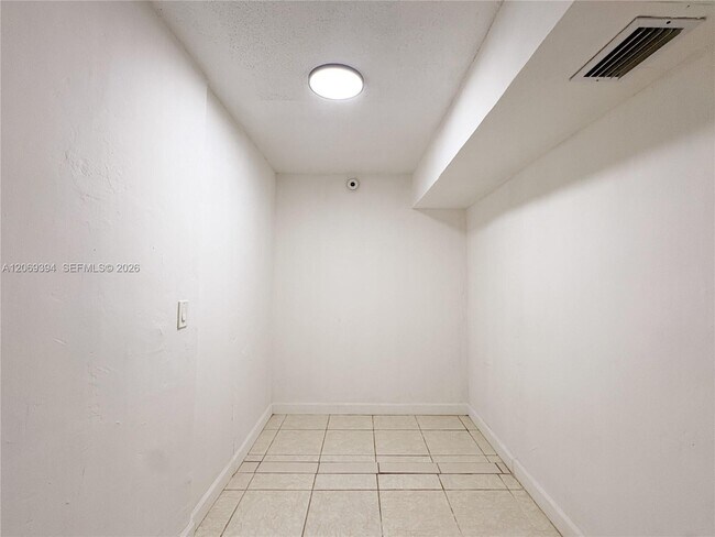 Building Photo - 2175 NE 170th St