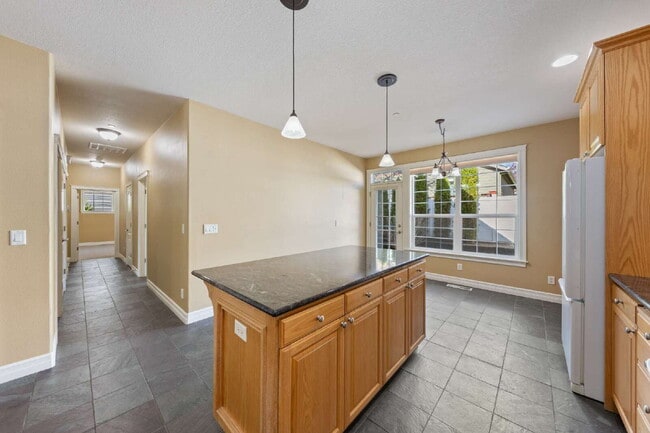 Building Photo - Beautiful Home in 55+ Community!