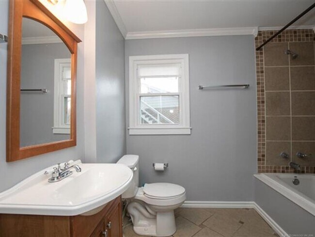 Building Photo - Brookside Bungalow!