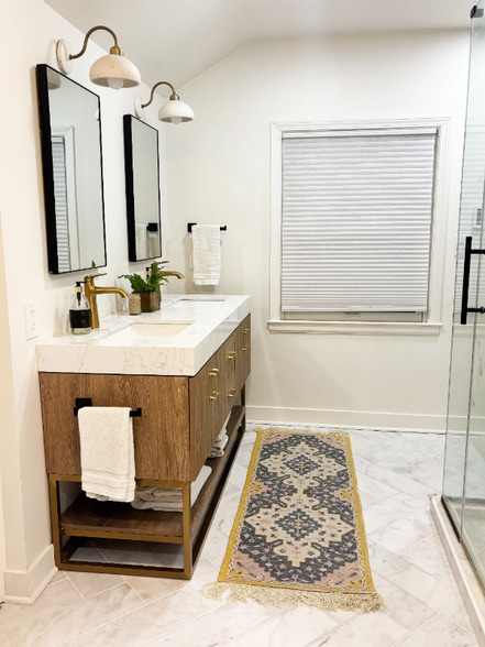 Building Photo - 6120 N Kent Ave