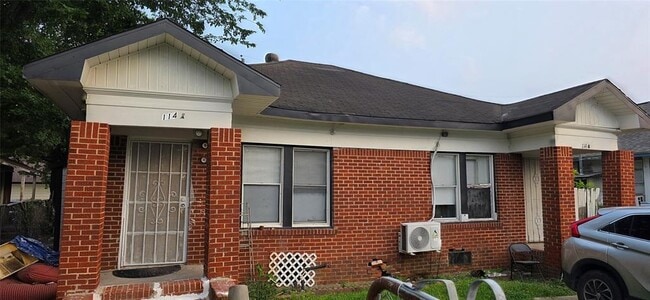 Primary Photo - 114 Canton St