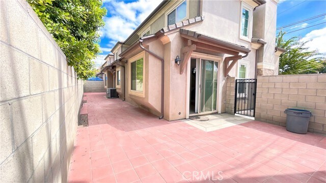 Building Photo - 5921 Alessandro Ave