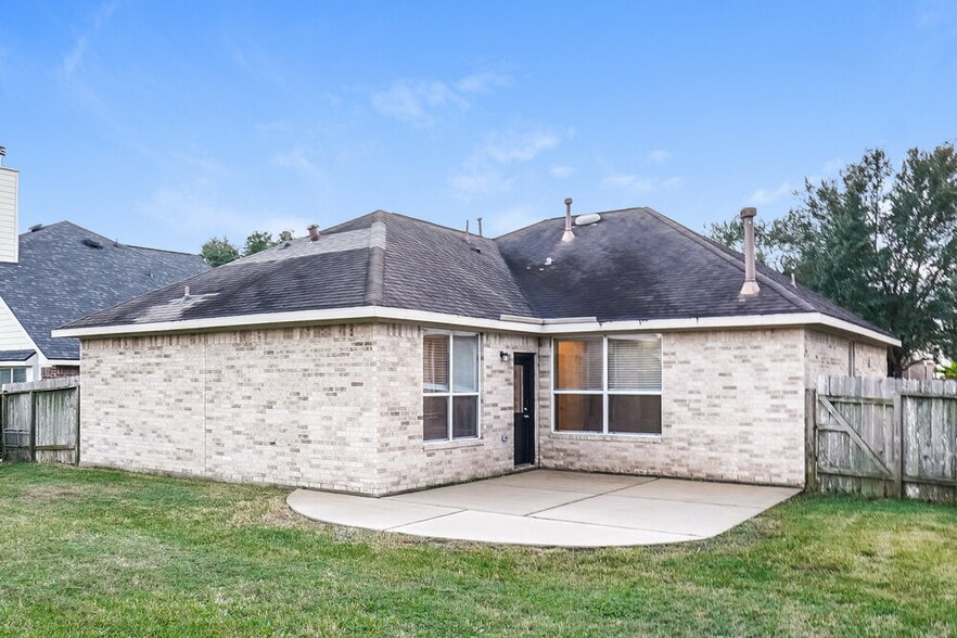 Building Photo - 8715 Elm Drake Ln