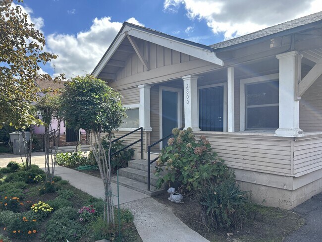 Building Photo - 2800 Ross Ave
