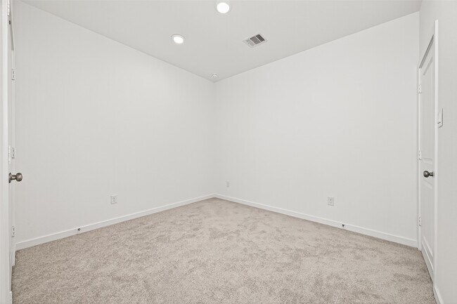 Building Photo - 6619 Sunset Velvet Dr