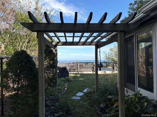 Building Photo - 107 Waterview Dr