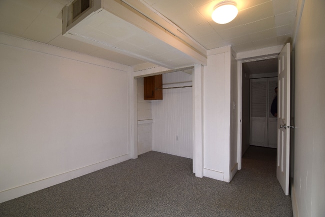 Building Photo - 2105 S 150 W