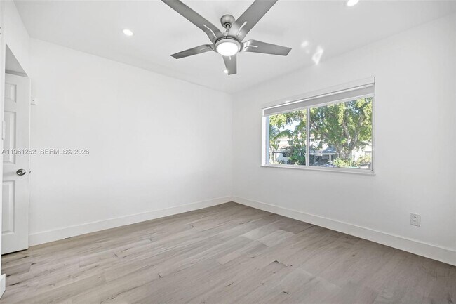 Building Photo - 876 NE 81st St