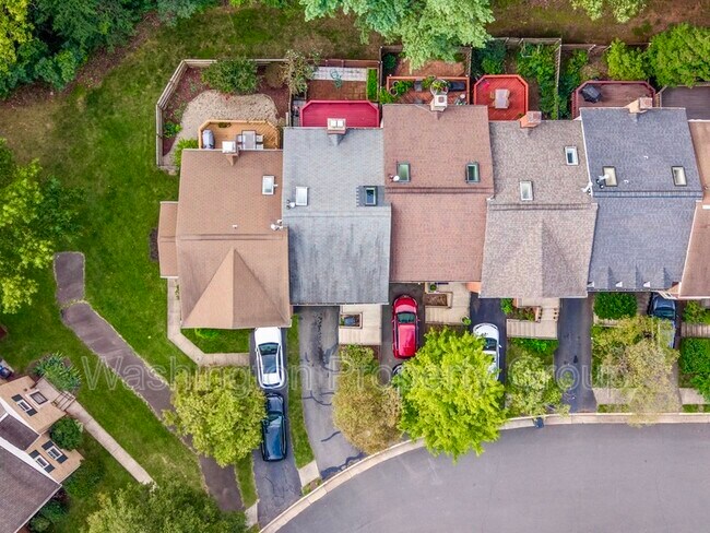 Building Photo - 4267 Fox Lake Dr