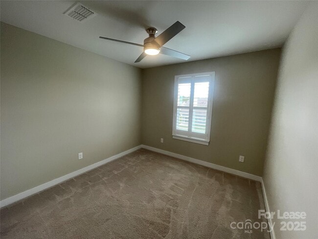 Building Photo - 1539 Spruce Ln