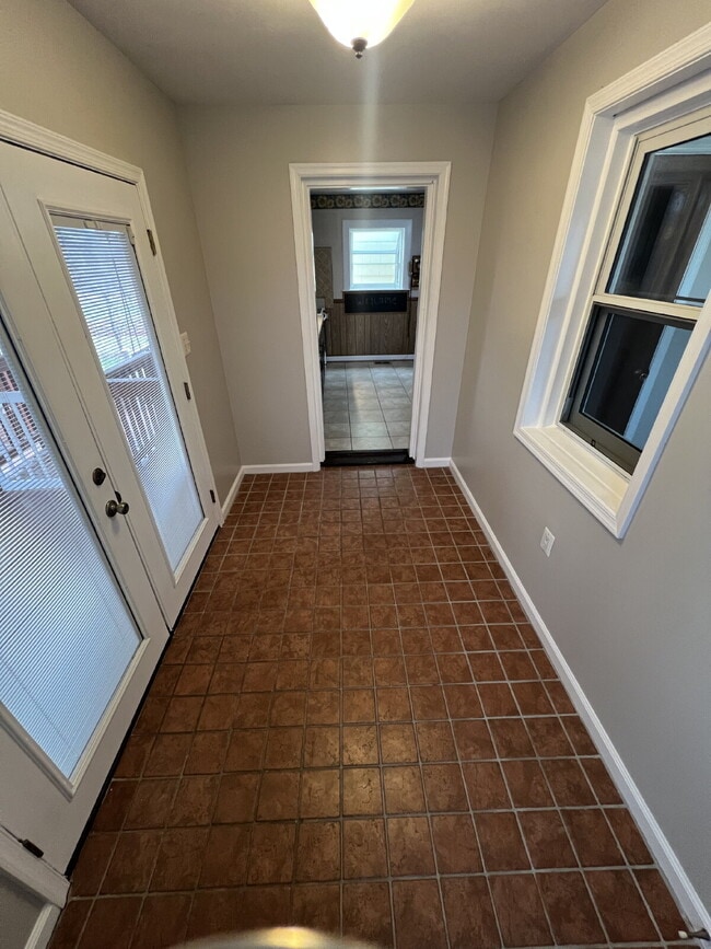 Building Photo - 1244 Mountain View Rd